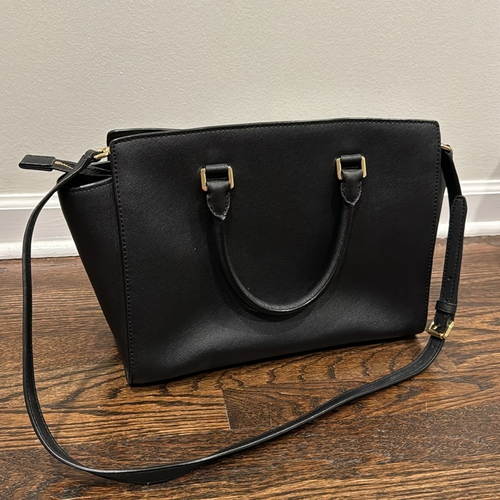 Michael Kors Selma medium black bag - Picture 5 of 11